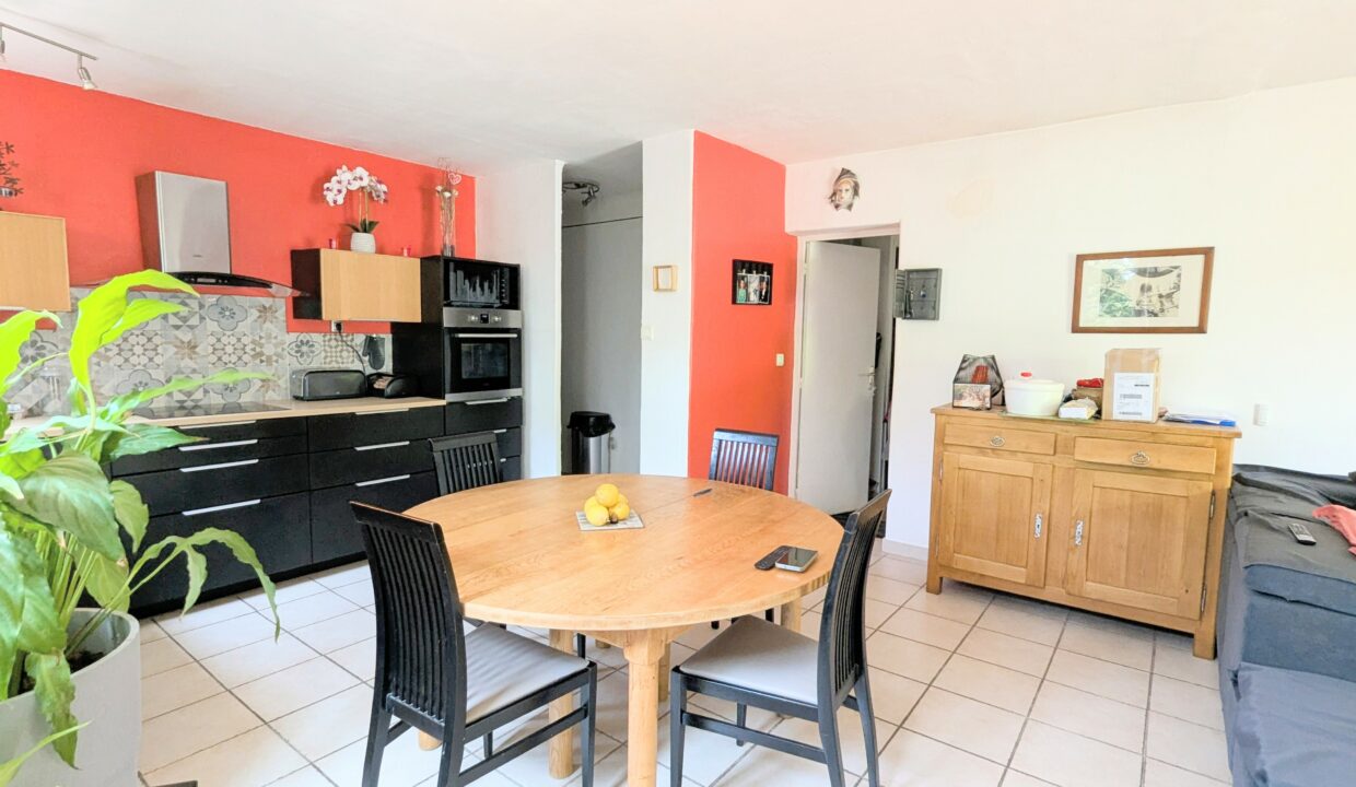 PXL_20250610_124823301.MP~2